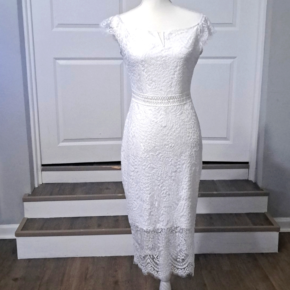 ALLANDWELL Women's Elegant Floral Lace VNeck Short Sleeve Knee-length Dress NWT